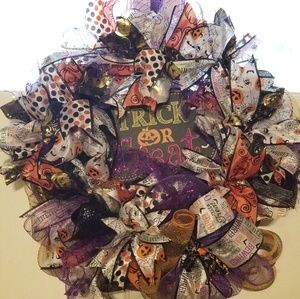 Halloween Trick Or Treat Wreath